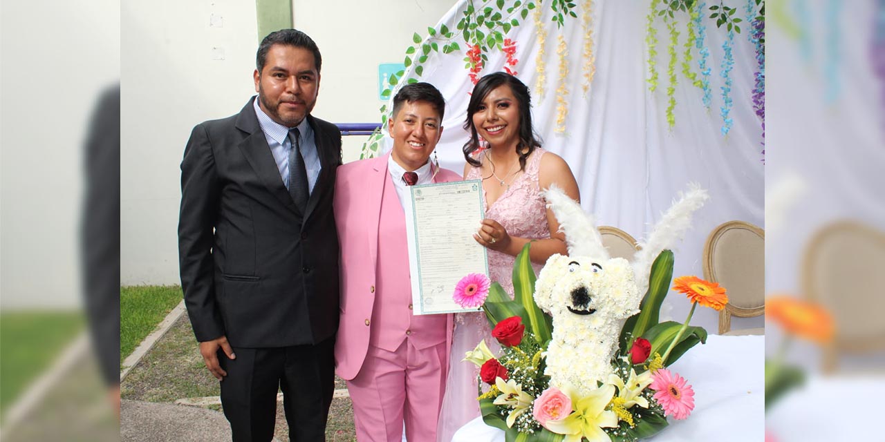 Alberto Montes Mendoza, segundo oficial del Registro Civil, legalizó este amor mediante la celebración del matrimonio civil e igualitario.