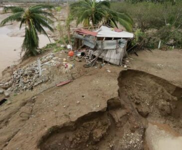 Foto: Adrián Gaytán / Los daños causados por Agatha en la costa oaxaqueña.