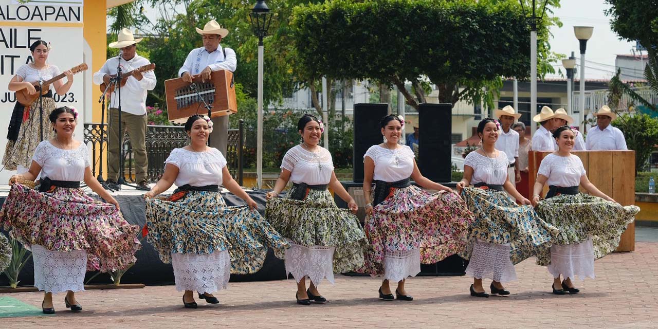 Foto: Gobierno de Oaxaca / La delegación de Loma Bonita, que aspira a participar en Los Lunes del Cerro.