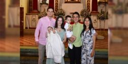 Fotos: Rubén Morales / Los papás y los padrinos presentaron a los pequeños como los nuevos hijos de Dios.