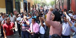 Foto: Luis Alberto Cruz / Maestros de la Sección 22 durante una manifestación en Avenida Juárez.
