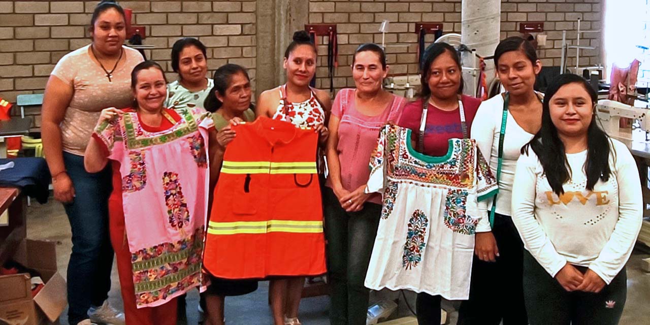 Mujeres artesanas y emprendedoras de San José del Progreso.