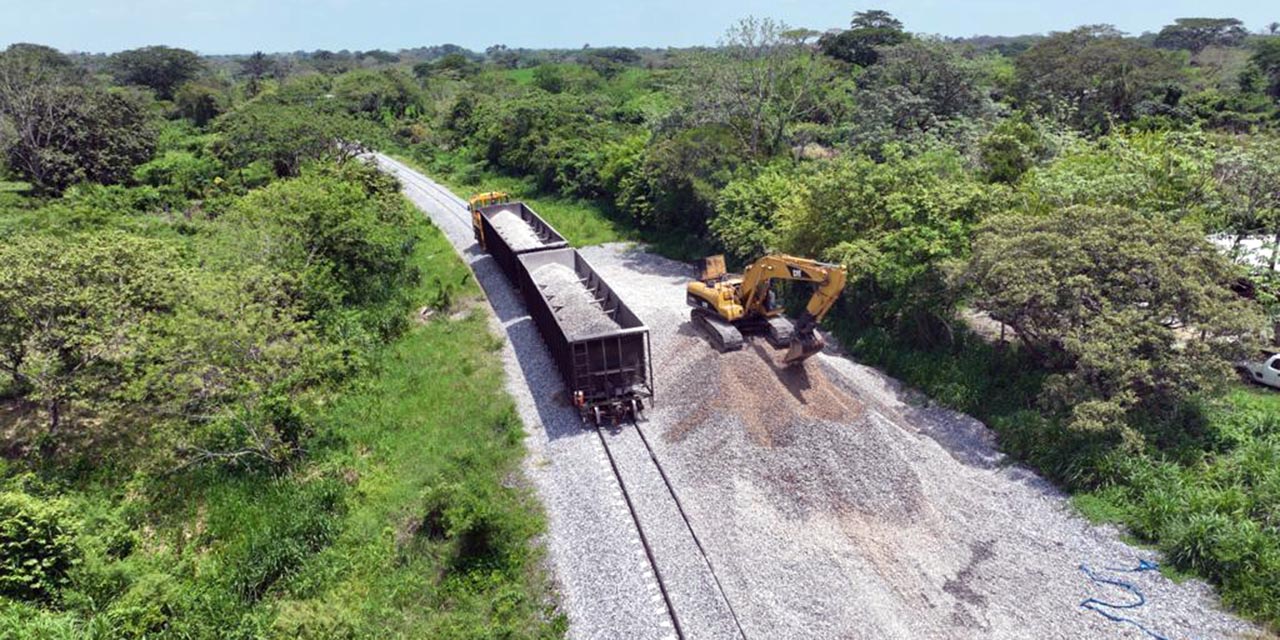 Foto: Agencias Obras del tren transístmico.