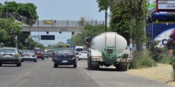 Foto: Adrián Gaytán / Tráfico intenso sobre la carretera 190 camino o desde el valle de Etla.