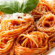 Prepara este delicioso espagueti rojo