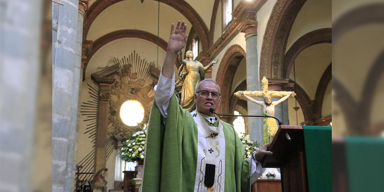 Foto: Adrián Gaytán / El Arzobispo Pedro Vázquez Villalobos, en su homilía dominical.