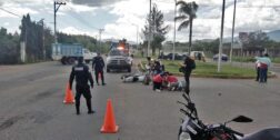 El conductor de la moto quedó lesionado y fue trasladado al hospital.