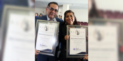El juez Javier García Pérez y la secretaria de Acuerdos de Sala, Laura Aquino Reyes.