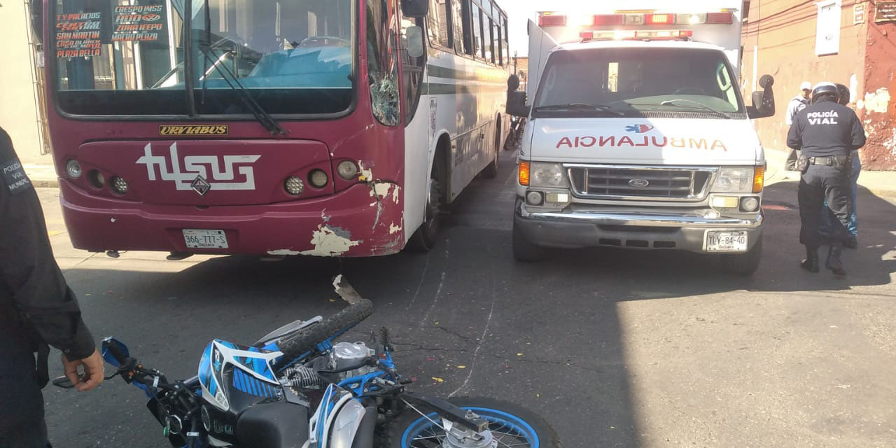 Motociclista choca  con camión urbano | El Imparcial de Oaxaca