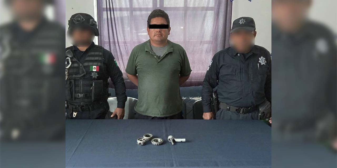 El detenido dijo llamarse Fabián A. G. R., originario y vecino del Estado de México.
