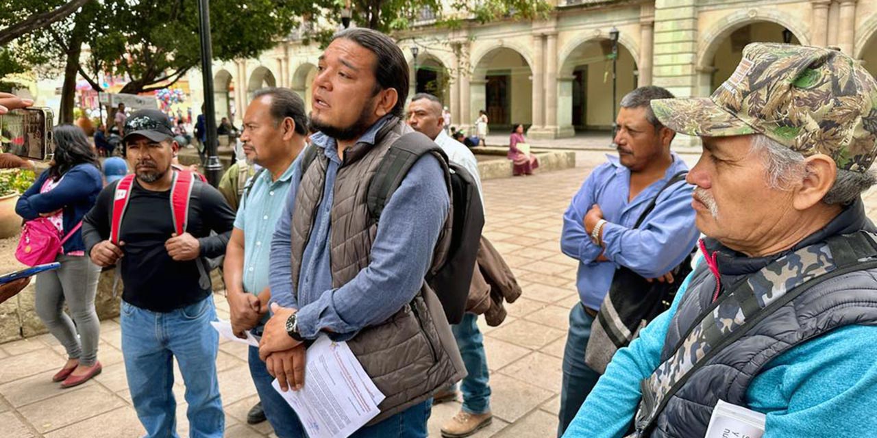 Foto: Luis Cruz / Conferencia de familiares y de un lesionado del accidente del autobús en la Mixteca