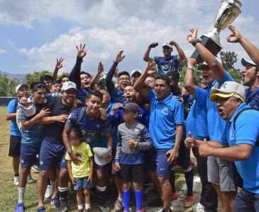 JRH Mexicápam, vuelve a levantar la copa de campeón.
