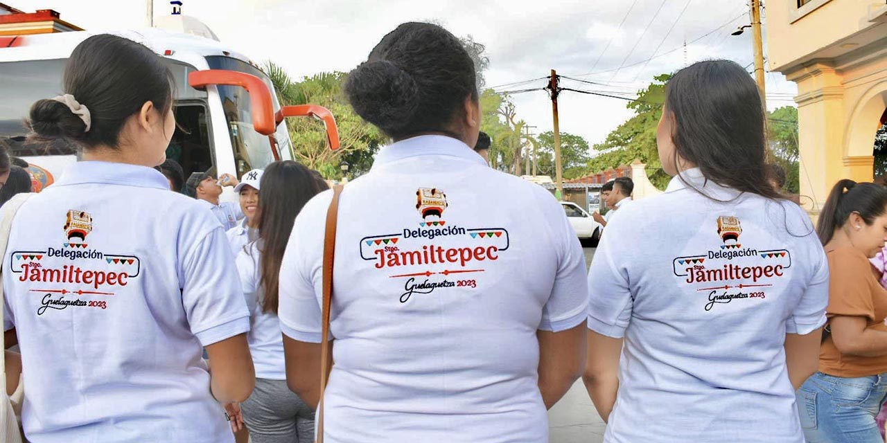 Foto: Santiago Jamiltepec oficial / La delegación de Jamiltepec camino a la ciudad de Oaxaca. Acá se intoxicaron con alimentos.