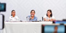 Foto: Gobierno de Oaxaca / Maribel Salinas Velasco, directora del Sistema DIF Oaxaca; la secretaria de Sebienti, Laura Estrada y la directora del Registro Civil, Dulce Belén Uribe Mendoza.