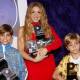 Shakira obtiene 8 estatuillas en los Premios Juventud 2023