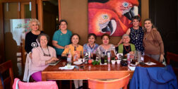 Fotos: Rubén Morales / Sus amigas de Pila Ricárdez le organizaron una deliciosa comida en un conocido restaurante de esta Verde Antequera.