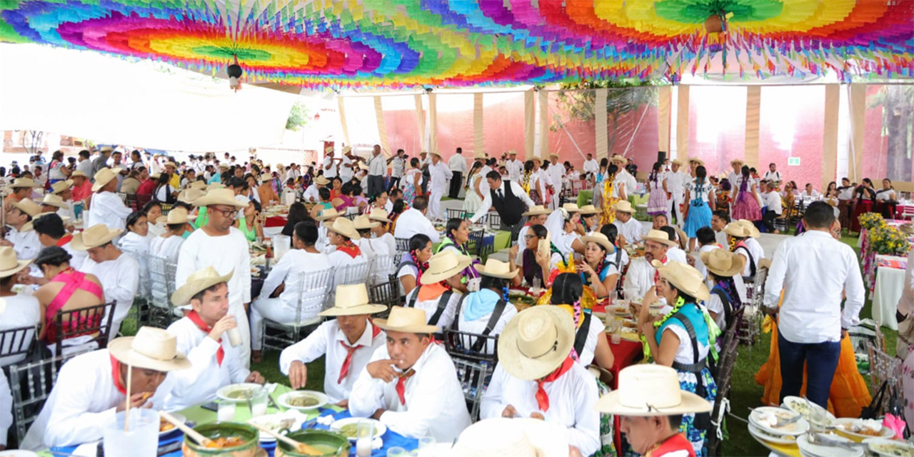 Sobria comida de la Hermandad | El Imparcial de Oaxaca