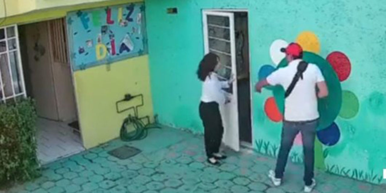 VIDEO: Padres de familia amenazan y golpean a maestra | El Imparcial de Oaxaca