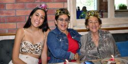 Fotos: Rubén Morales / Daniela, Ruth y María Luisa escucharon las tradicionales mañanitas que fueron entonadas por sus seres queridos.