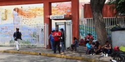 Foto: Luis Alberto Cruz / El Hospital Civil, en Oaxaca de Juárez, rebasado por la gran demanda de servicios médicos.