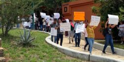 Foto: Rubén Morales / Estudiantes de la Universidad Tecnológica de los Valles Centrales de Oaxaca respaldan a docentes que fueron despedidos injustificadamente.