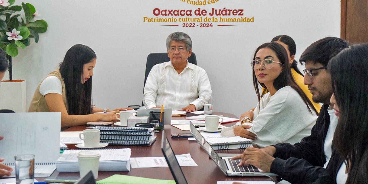 El presidente municipal, Francisco Martínez Neri, presidió el Consejo Directivo del Instituto Municipal de la Juventud de Oaxaca de Juárez.
