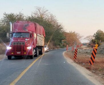 Se moderniza la carretera federal 200, Las Cruces -Pinotepa Nacional.