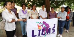 Foto: Luis Alberto Cruz / Integrantes del Frente Nacional contra la Violencia Vicaria en Oaxaca, denunciaron que el Gobierno del Estado ha retirado el apoyo legal y psicológico a las víctimas.