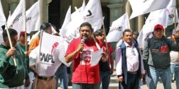 Foto: Luis Alberto Cruz / Integrantes del Consejo Nacional de Pueblos en Lucha protestan en Palacio de Gobierno.