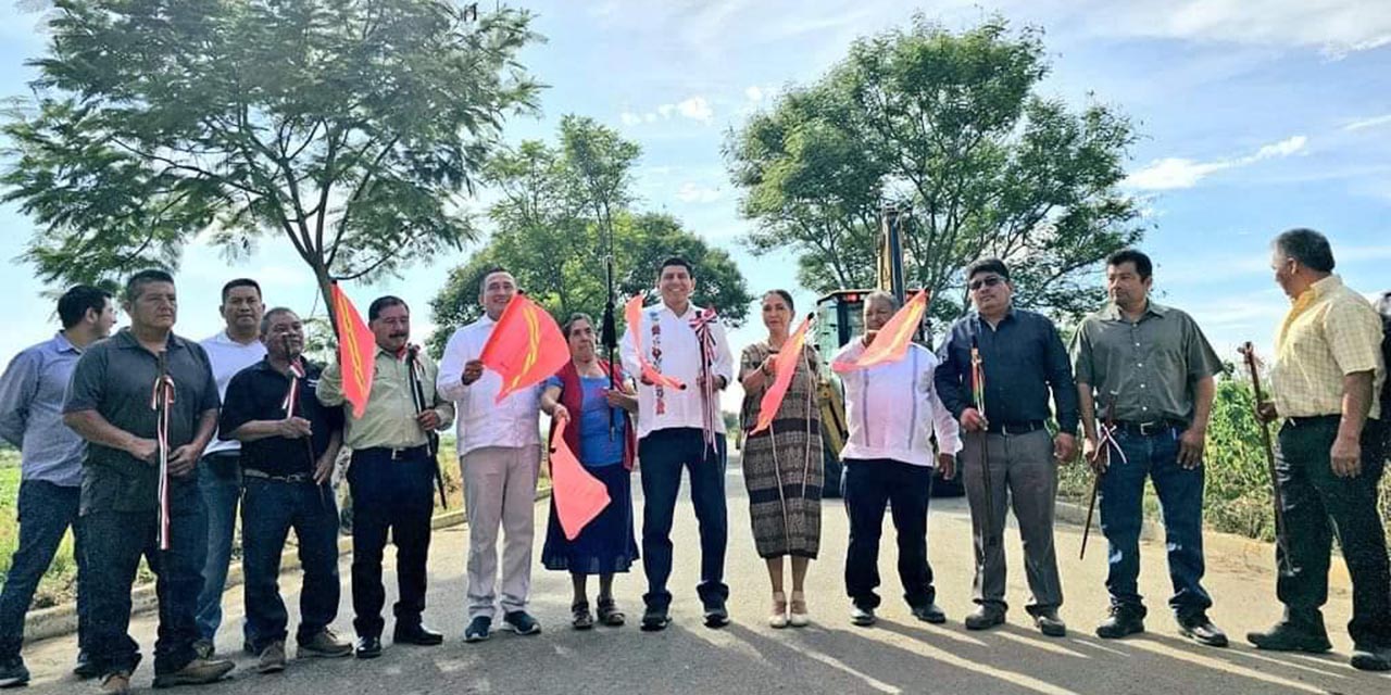 Dan Salomón Jara Cruz y Antonino Morales Toledo, banderazo de inicio del programa Caminos Bienestar | El Imparcial de Oaxaca