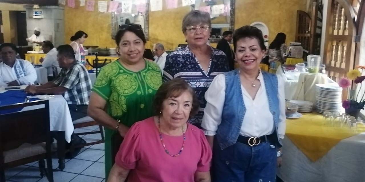 Fotos: Rubén Morales / La festejada recibió de sus amigas los mejores deseos para este nuevo año de vida.