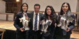 Las mejores de la Liga MX femenil, con el presidente de la Comisión de Arbitraje de la FMF.