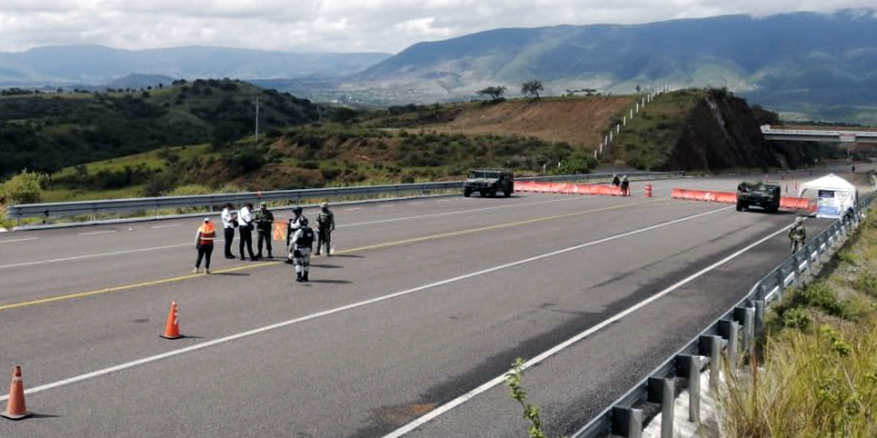 Foto: internet / Para evitar accidentes, cierran los accesos a la súper carretera a la Costa, tramo Barranca Larga-Ventanilla.