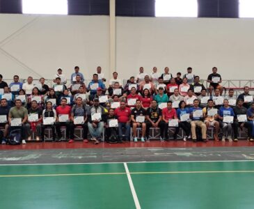 Un grupo de 110 instructores acudió a la Clínica de Minibasket, celebrada el fin de semana.