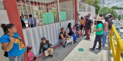 Foto: El Imparcial de Oaxaca / Padres de familia de la escuela primaria Paul Percy exigen la salida del director y aclaren el destino de los recursos económicos