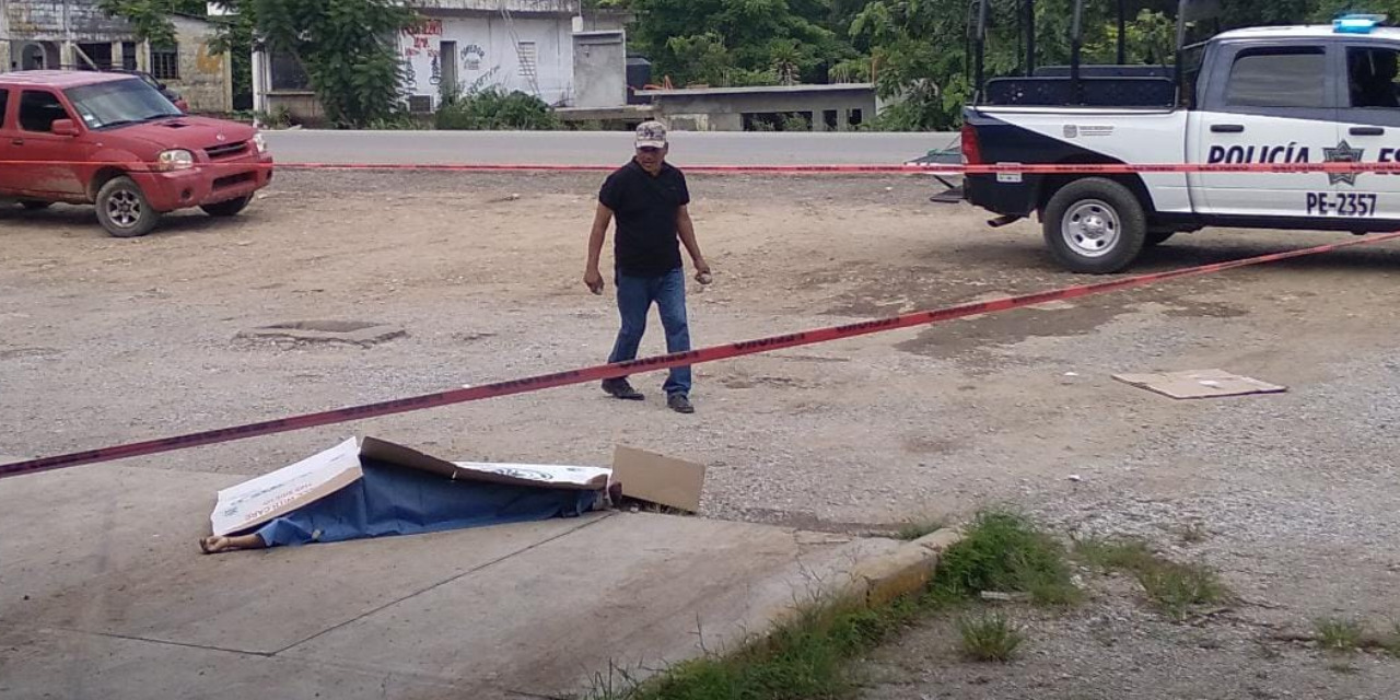 Abandonan su cadáver a orilla de la carretera 185 | El Imparcial de Oaxaca