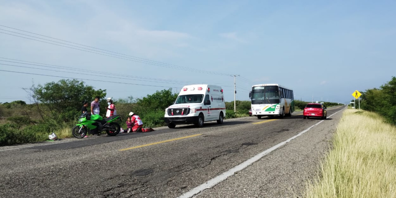 Derrapan en moto y una mujer resulta lesionada | El Imparcial de Oaxaca