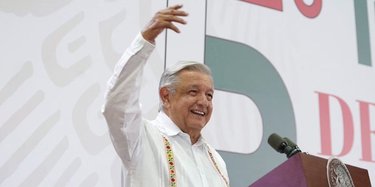 Foto: internet / El presidente Andrés Manuel López Obrador rindió este viernes su V Informe de Gobierno, desde Campeche.
