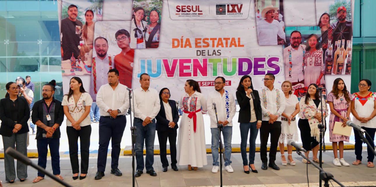 La diputada Liz Arroyo asistió a la inauguración de la expoferia de jóvenes emprendedores y artesanos "Expo Juventudes"