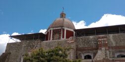 Foto: Lisbeth Mejía Reyes / El mayor daño del Templo de La Merced está en la cúpula central.