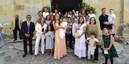 Fotos: Rubén Morales / Muy temprano se dieron cita familiares y amigos muy cercanos de la familia para presenciar el sacramento de iniciación de la vida cristiana de Mauricio.