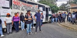 Foto: Jesús Santiago / Normalistas secuestran autobuses y bloquean Avenida San Felipe.