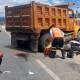 Brutal impacto entre motociclista y volteo en la carretera 131
