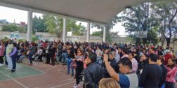 Foto: cortesía / Realizan asamblea madres y padres de familia de la EST 84; acuerdan marcha y plantón en Palacio de Gobierno.