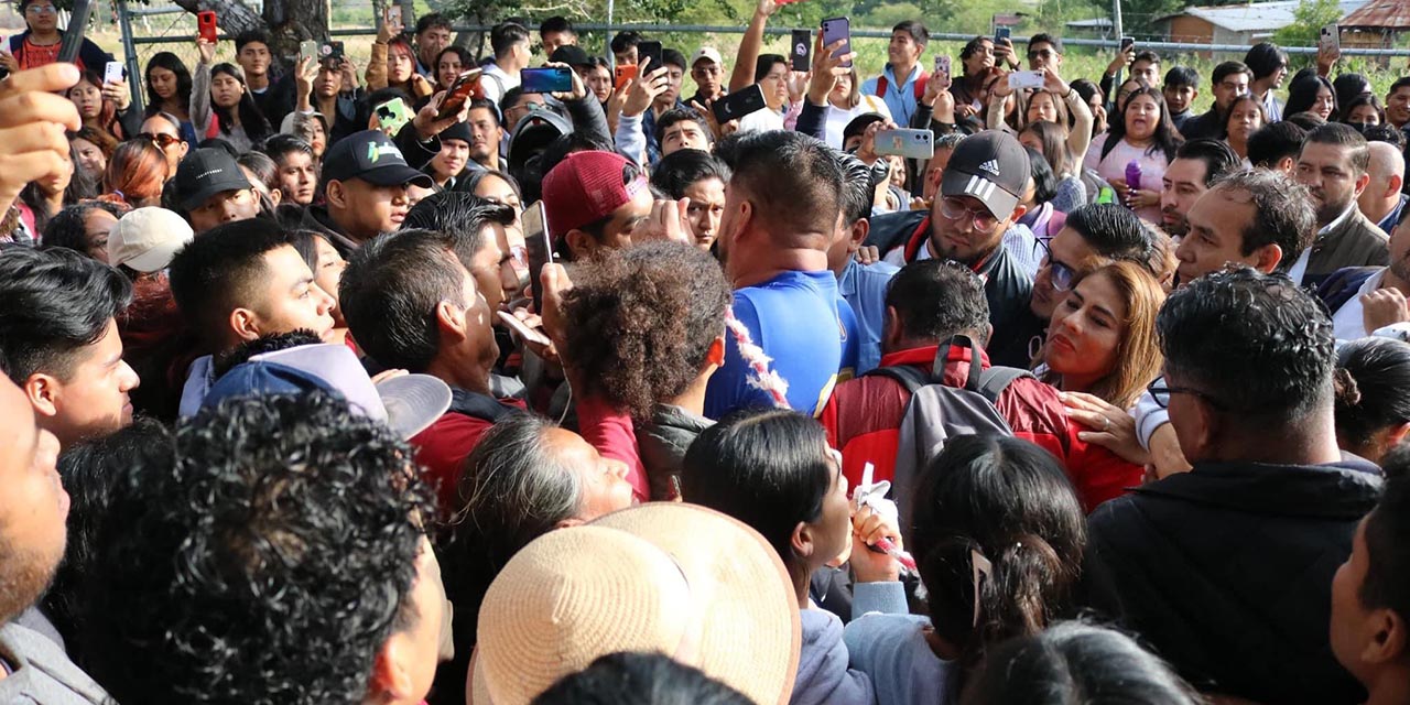 Foto: cortesía / Se enreda el conflicto en la Universidad Tecnológica de los Valles Centrales de Oaxaca. Docentes despedidos mantienen sus movilizaciones.