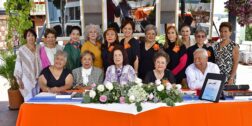 Foto: Rubén Morales / Socias de Mujeres Navegando en el Tiempo se reunieron con la escritora Nedda G. De Anhalt.