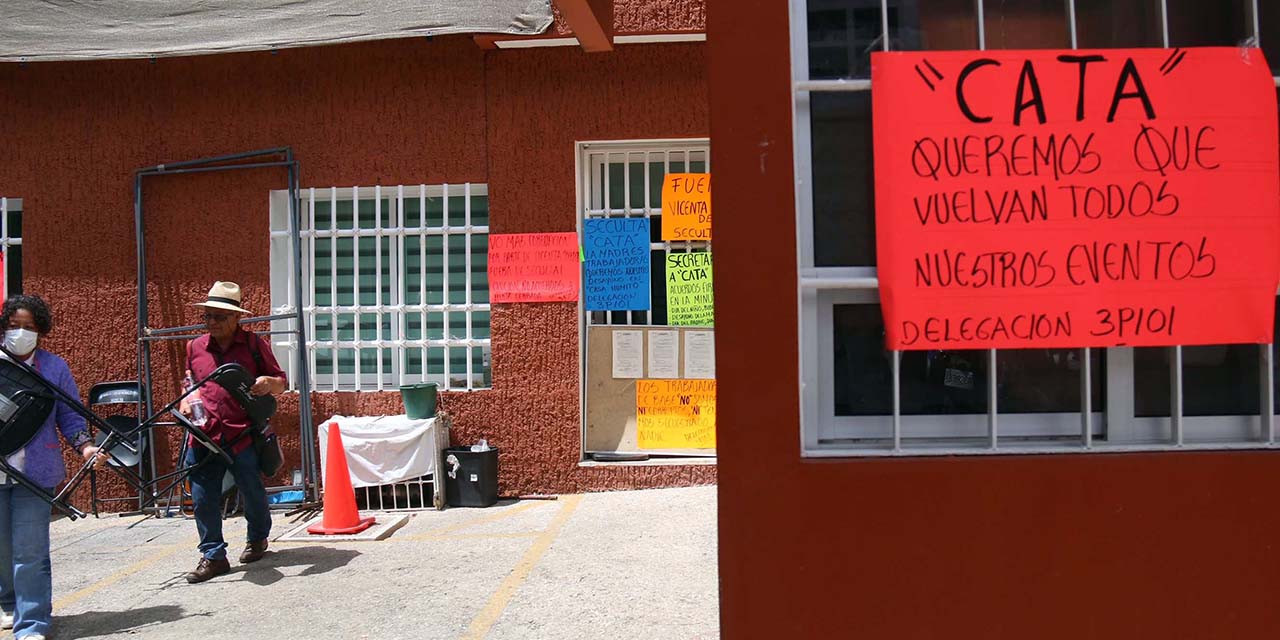 Foto: Luis Cruz / Trabajadores sindicalizados en protesta contra las inadecuadas condiciones de trabajo.
