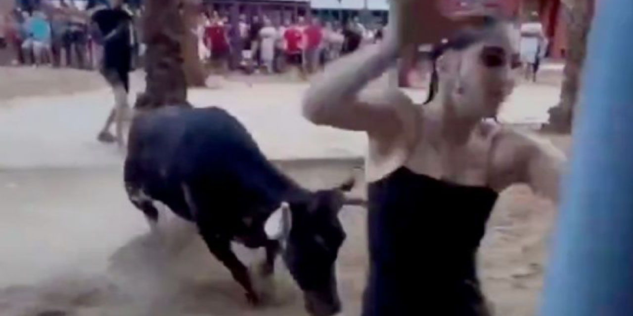 VIDEO: Mujer es embestida brutalmente por toro | El Imparcial de Oaxaca