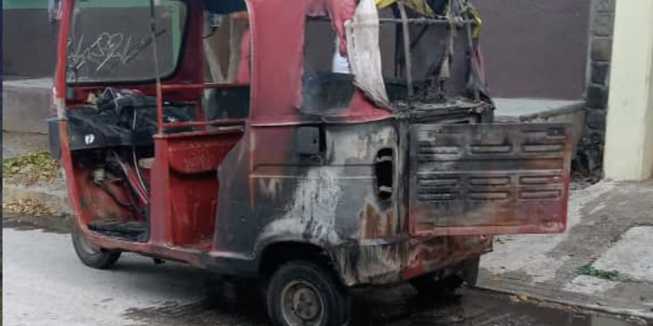 Mototaxi es devorado por el fuego en Juchitán | El Imparcial de Oaxaca