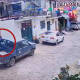 (Video) Atracan camioneta estacionada en callejón Mier y Terán